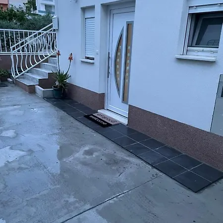 Διαμέρισμα Josip Ciovo *